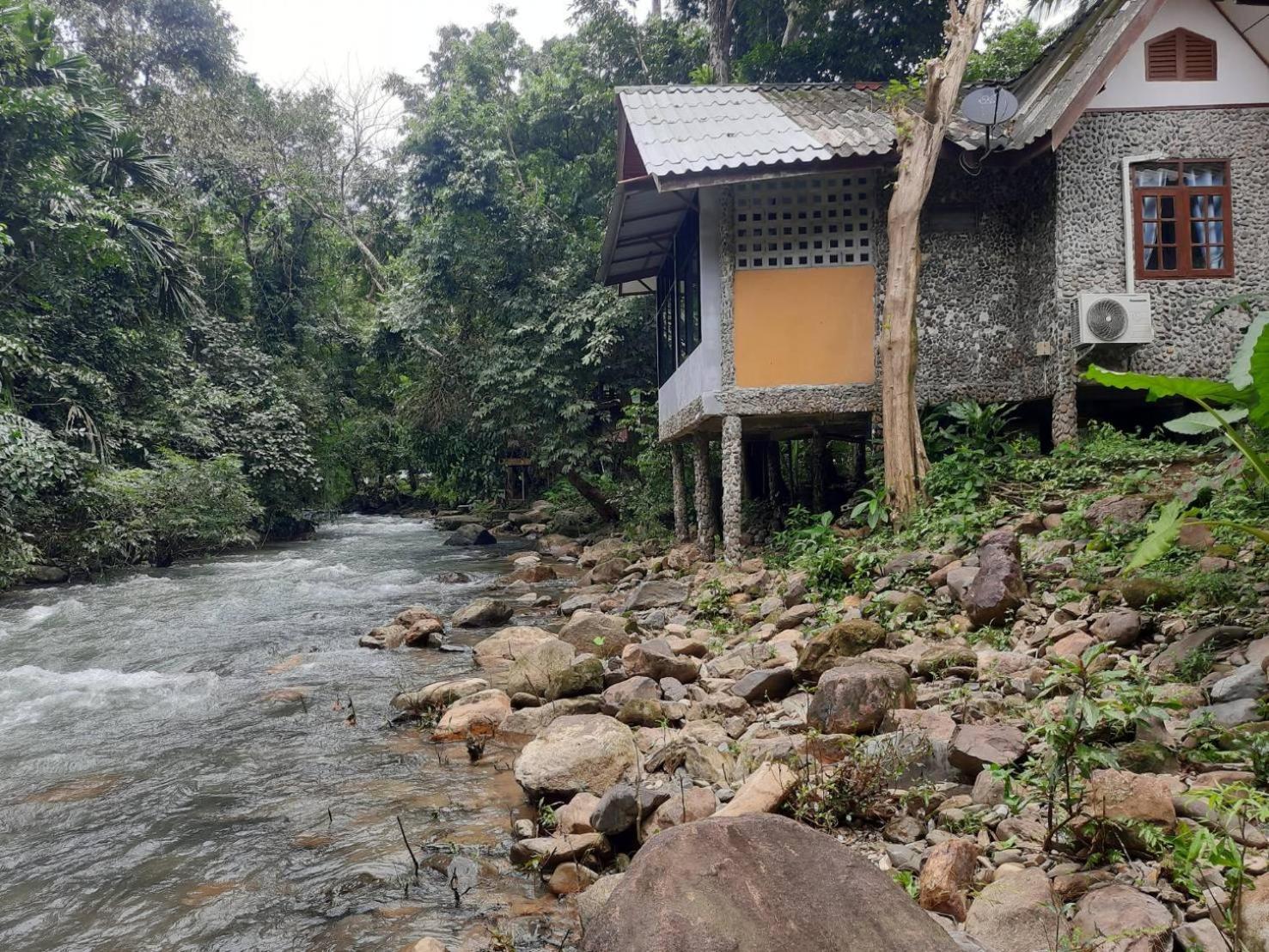 Tree Tops River Huts Khao Sok National Park Exterior foto